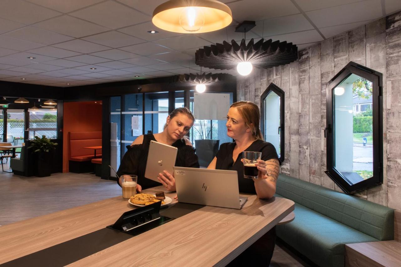 Ibis Cergy Pontoise Le Port Hotel Екстериор снимка