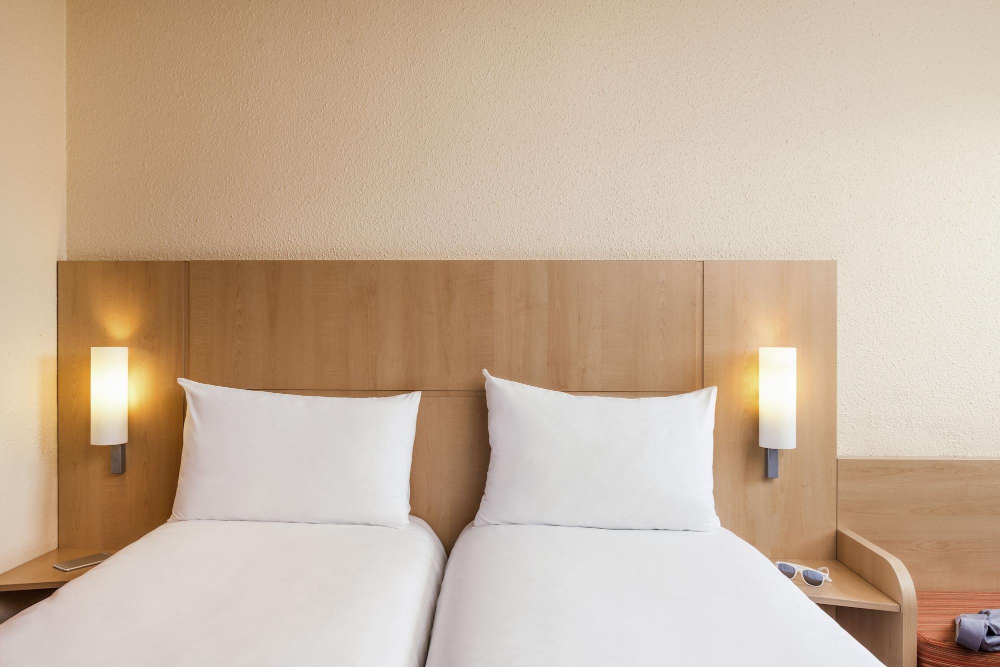 Ibis Cergy Pontoise Le Port Hotel Екстериор снимка