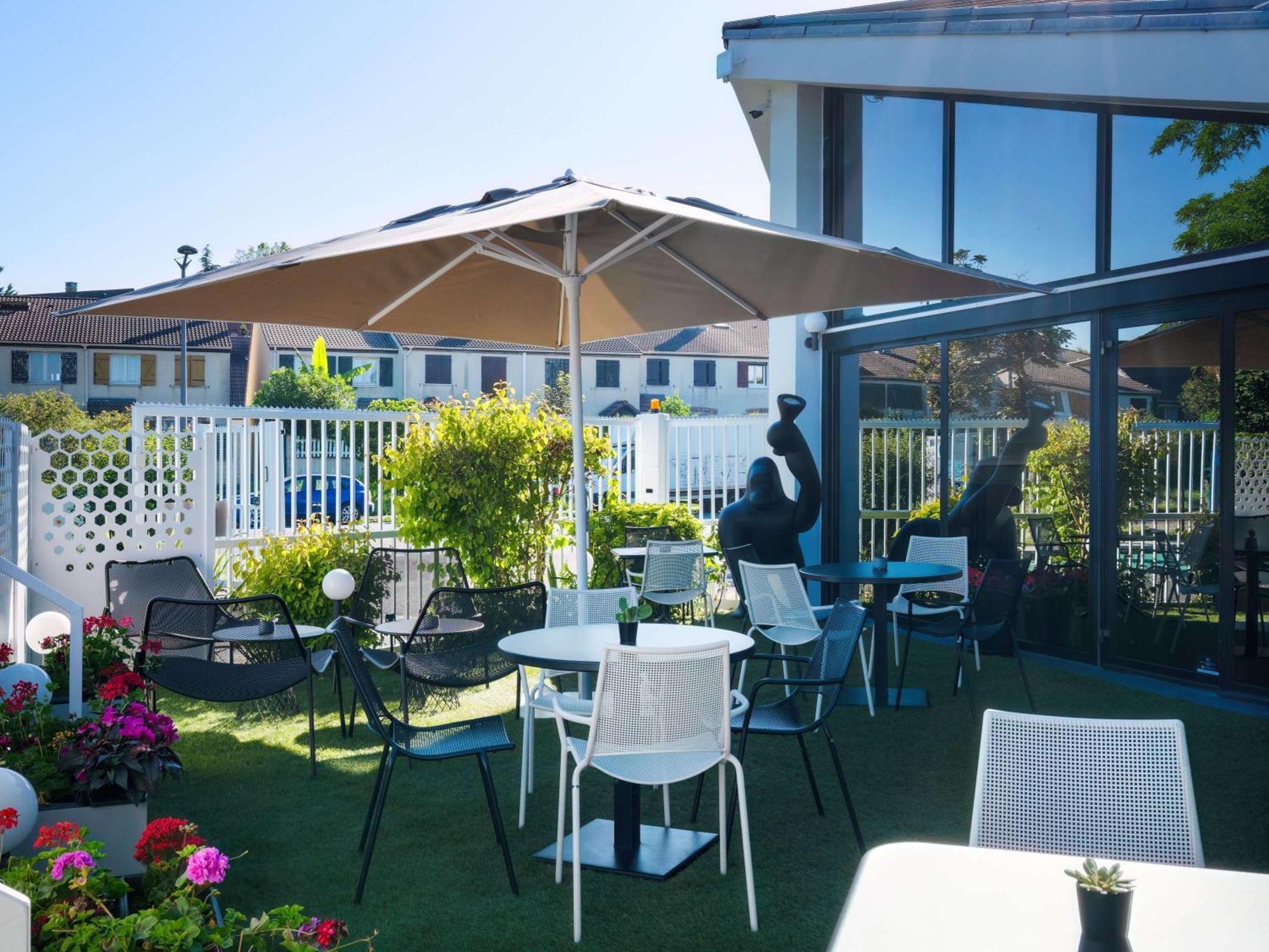 Ibis Cergy Pontoise Le Port Hotel Екстериор снимка